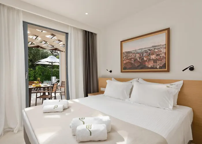 Perithia Suites 度假居 Peritheia