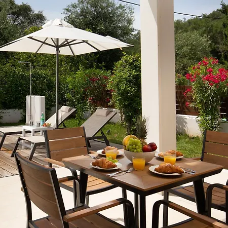 Vakantiehuis Perithia Suites Peritheia