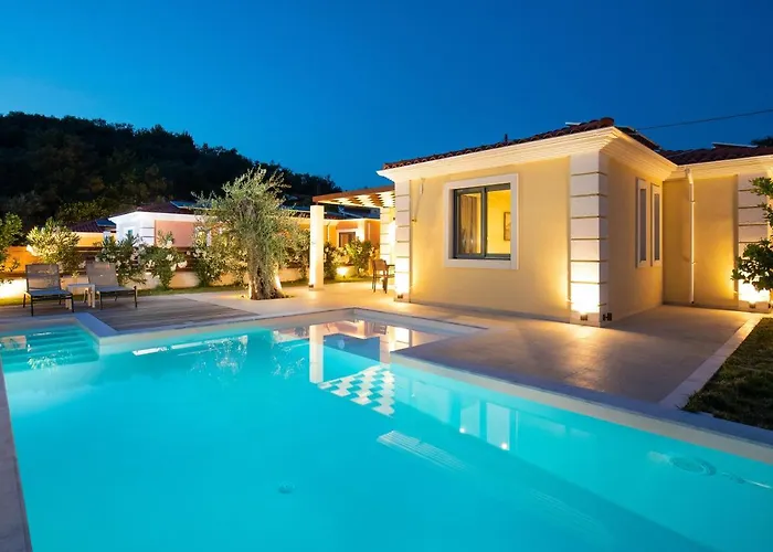 Hébergement de vacances Perithia Suites *