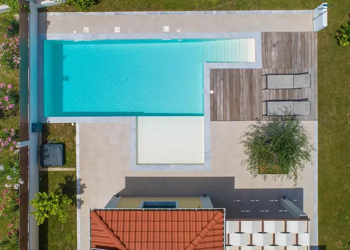 Perithia Suites Hébergement de vacances