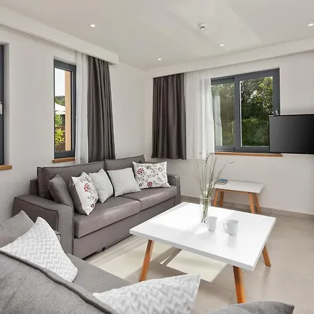 Semesterbostad Perithia Suites *